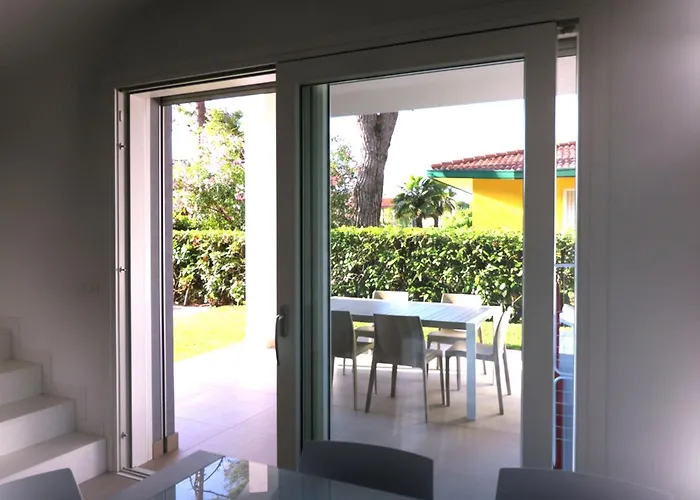 Lisa * Μπιμπιόνε